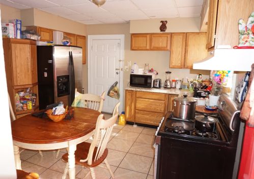 1121 Chestnut St, Waukegan IL 60085-3805 exterior