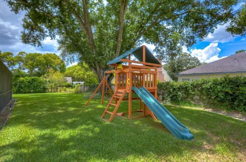 4219 Cartnal Ave, Tampa FL  33618-8600 exterior