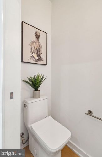 761 Cleveland St, Philadelphia PA 19146-2909 exterior