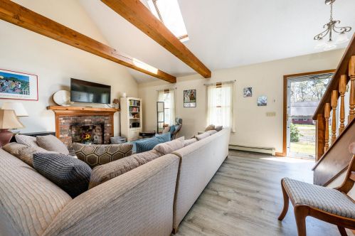 35 Kettle Hole Rd, Eastham MA 02642-2130 exterior