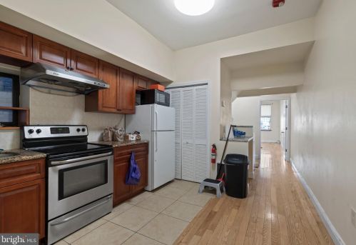 1336 Girard Ave, Philadelphia PA 19122-4212 exterior