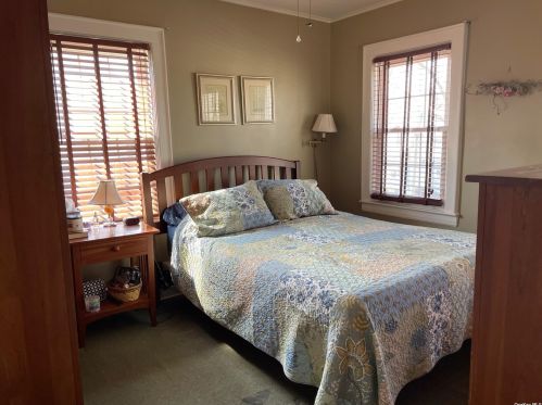 113 Cambridge St, Valley Stream NY 11581-1834 exterior