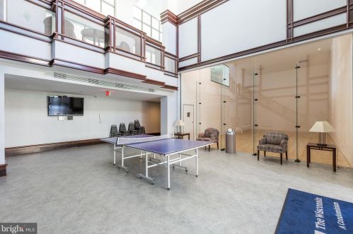 5809 Nicholson Ln, Rockville MD  20852-5740 exterior