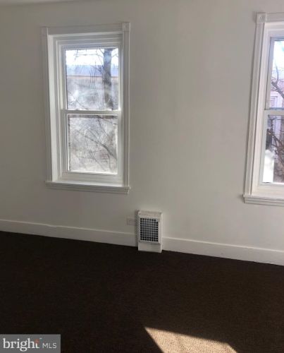 98 6 St, Darby PA 19023-2307 exterior