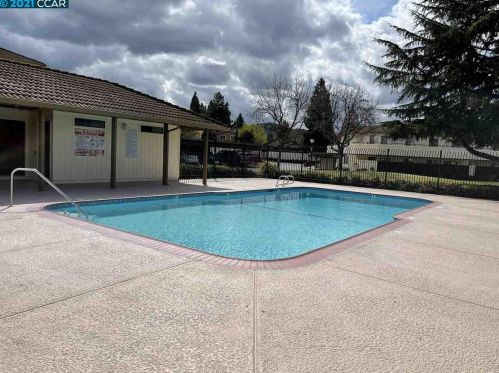 5075 Valley Crest Dr, Concord CA 94521-4916 exterior