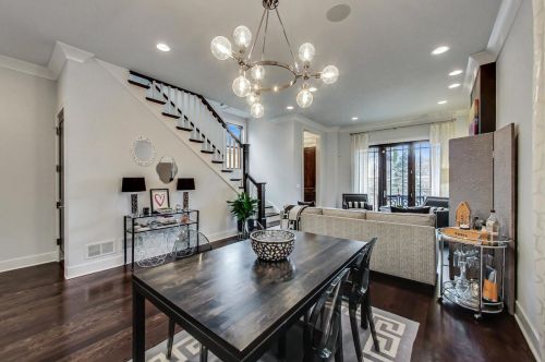 3831 Ravenswood Ave, Chicago IL 60613-2419 exterior