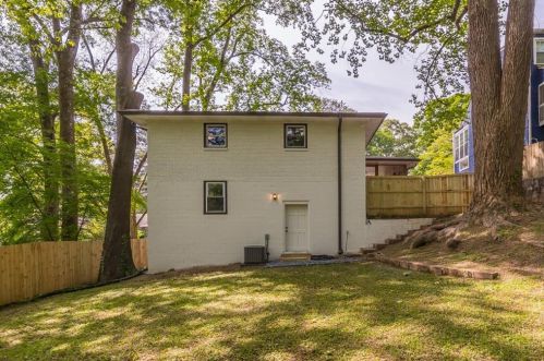 1897 Dorsey Ave, Atlanta GA  30344-6846 exterior