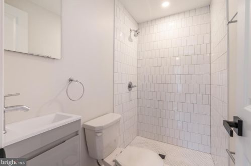 2233 Cedar St, Philadelphia PA  19125-2909 exterior