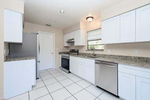 341 18th St, Naples, FL 34117-9431