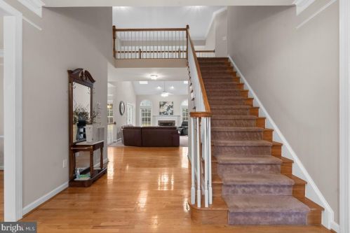 5705 Avery Park Dr, Rockville, MD 20855-1739