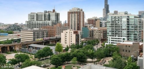 1720 Michigan Ave, Chicago IL  60616-1465 exterior