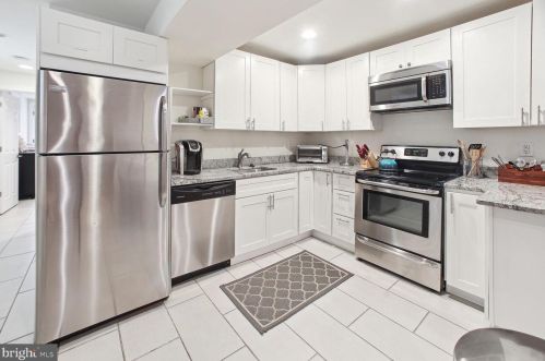 421 11 St, Washington DC 20002-6121 exterior