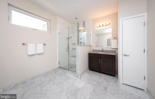 213 Green St, Philadelphia PA exterior