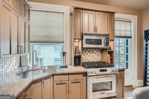 124 Lafayette Dr, Atlanta GA 30309-3345 exterior