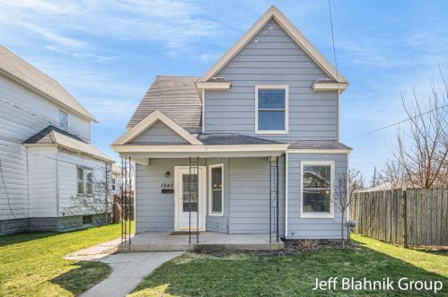 1048 Watson St, Grand Rapids, MI 49504-6148