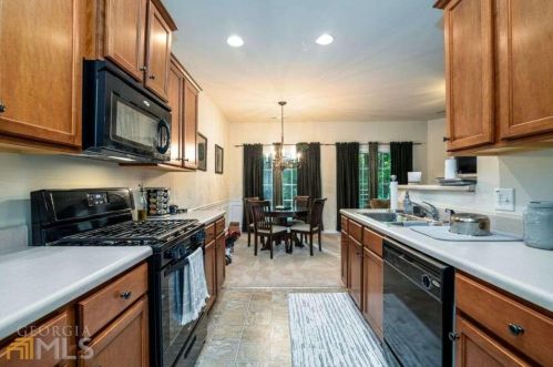 2753 Keystone Ave, Lithonia GA exterior