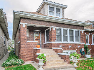 5714 Warwick Ave, Chicago, IL 60634-2657