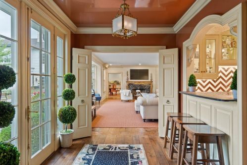 9303 Vly Hl Rd, Milwaukee WI 53217-1039 exterior