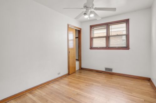 4542 Lamon Ave, Chicago IL 60639-3235 exterior