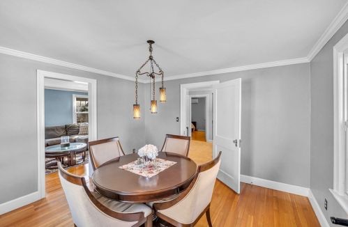 34 Powell Ave, Springfield MA 01118-2165 exterior