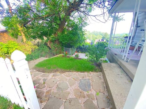 10052 Calvin St, Pittsburgh PA 15201-1144 exterior