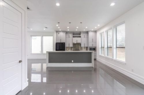 2210 Bonnie View Rd, Dallas TX 75216-7205 exterior