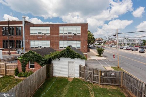 932 Lititz Ave, Lancaster PA 17602-1919 exterior