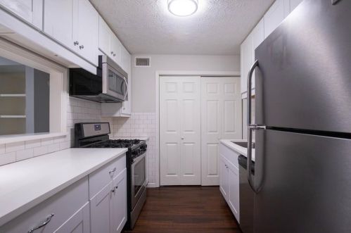 305 Dunbar Dr, Atlanta GA 30338-6500 exterior