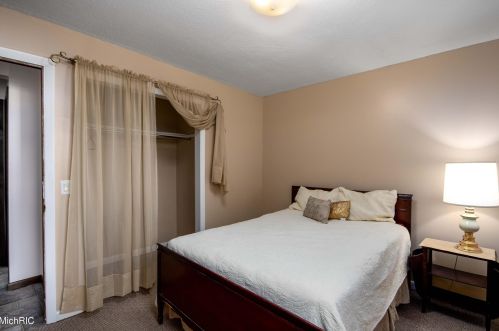 3653 108 St, Byron Township MI 49315-8705 exterior