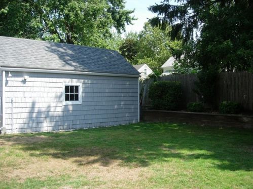 69 Powell Ave, Springfield MA 01118-2166 exterior