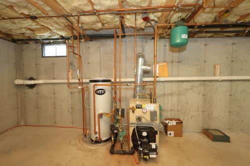 8 Graham Rd, Concord NH 03301-6900 exterior