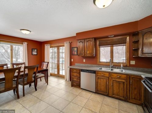 1889 Edgerton St, Saint Paul MN 55117-2447 exterior