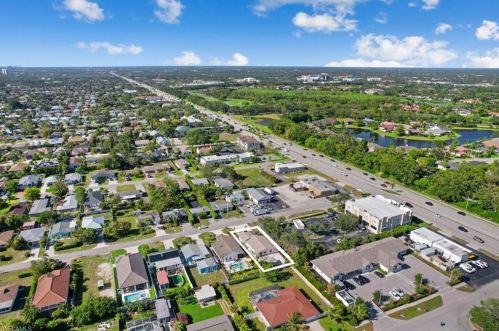 862 95th Ave, Naples FL 34108-2459 exterior