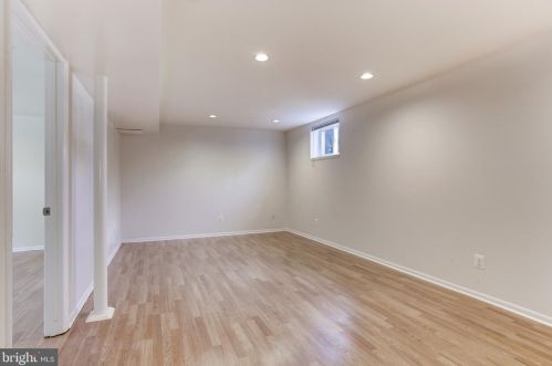 4706 Creek Shore Dr, Rockville MD  20852-2407 exterior