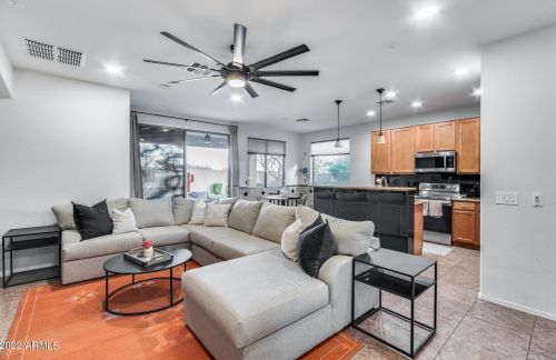 42007 45th Dr, Phoenix AZ  85086-1445 exterior