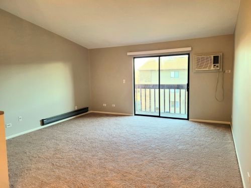 633 Virginia Rd, Bull Valley IL 60014-7956 exterior