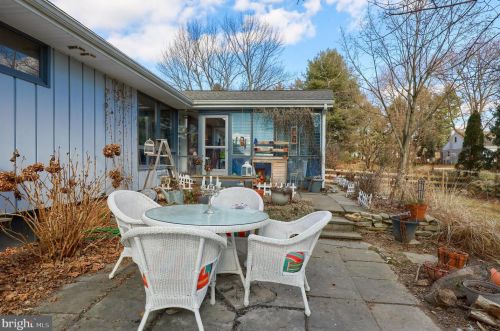 306 Blf Vw Dr, Lancaster PA 17601-4136 exterior