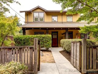 3283 Ainsworth St, Portland OR  97218-2315 exterior