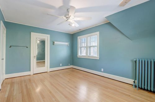 725 Lk Vw Ave, Milwaukee WI 53217-4857 exterior