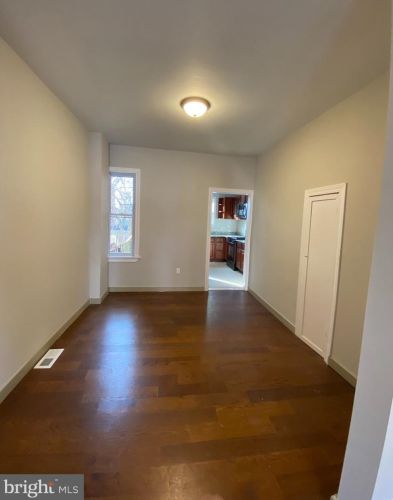 21 Leonard Ave, Camden NJ 08105-2404 exterior