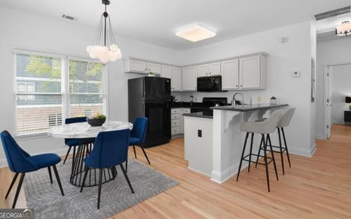 560 Morgan St, Atlanta GA 30308-2821 exterior