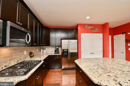 5718 Colfax Ave, Alexandria VA 22311-1012 exterior