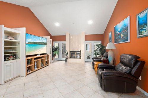 1718 Ocean Cove Ave, Fort Pierce FL  34953-2450 exterior