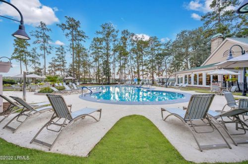 6 Raintree Ln, Bluffton SC 29909-5102 exterior