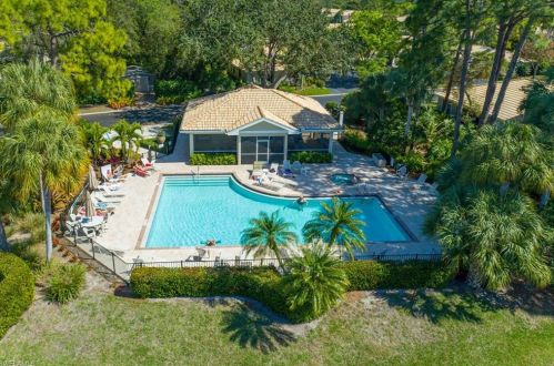 346 Emerald Bay Cir, Naples FL 34110-8666 exterior
