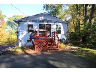 106 Centennial Dr, Concord, NH 03303-7906