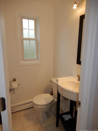 31 Mayflower Ln, Meriden CT 06450-3522 exterior