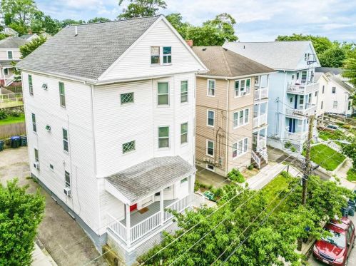 89 Rochambeau Ave, Providence, RI 02906-1909