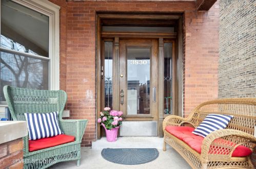 3830 Leavitt St, Chicago, IL 60618-3808