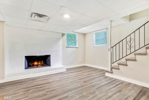 655 Lynn Cir, Atlanta GA  30311-2314 exterior